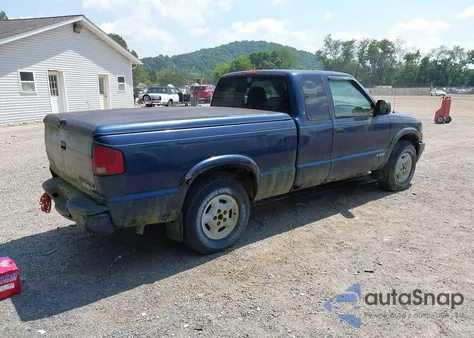 2002 Chevrolet S-10 Ls из США, поврежденный, VIN 1GCDT19W528181347
